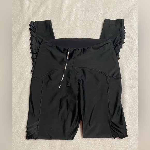 Nike Dri Fit  Leggings With Side Cut Outs - Picture 1 of 7